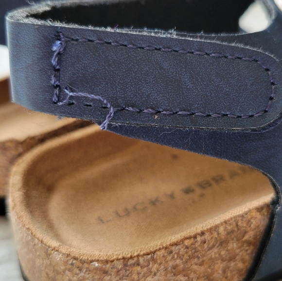 Boys Lucky Brand Toddler Blanc Foodbed Sandals Size 6 or 7 - Picture 8 of 9